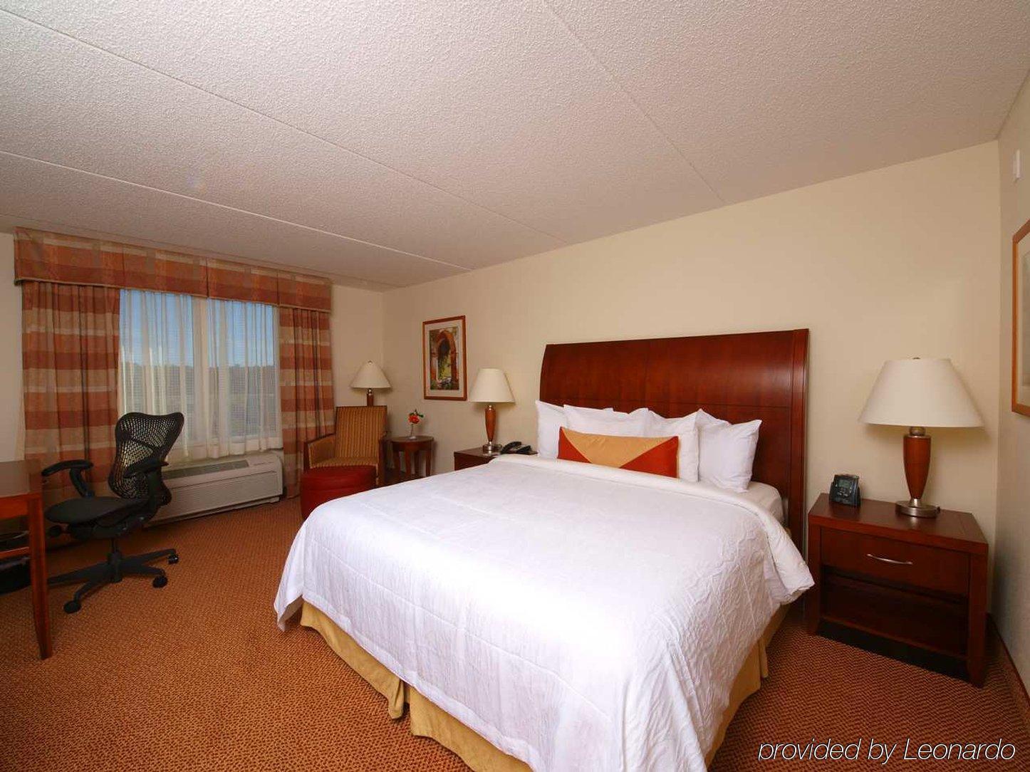 Hilton Garden Inn Myrtle Beach/Coastal Grand Mall Стая снимка